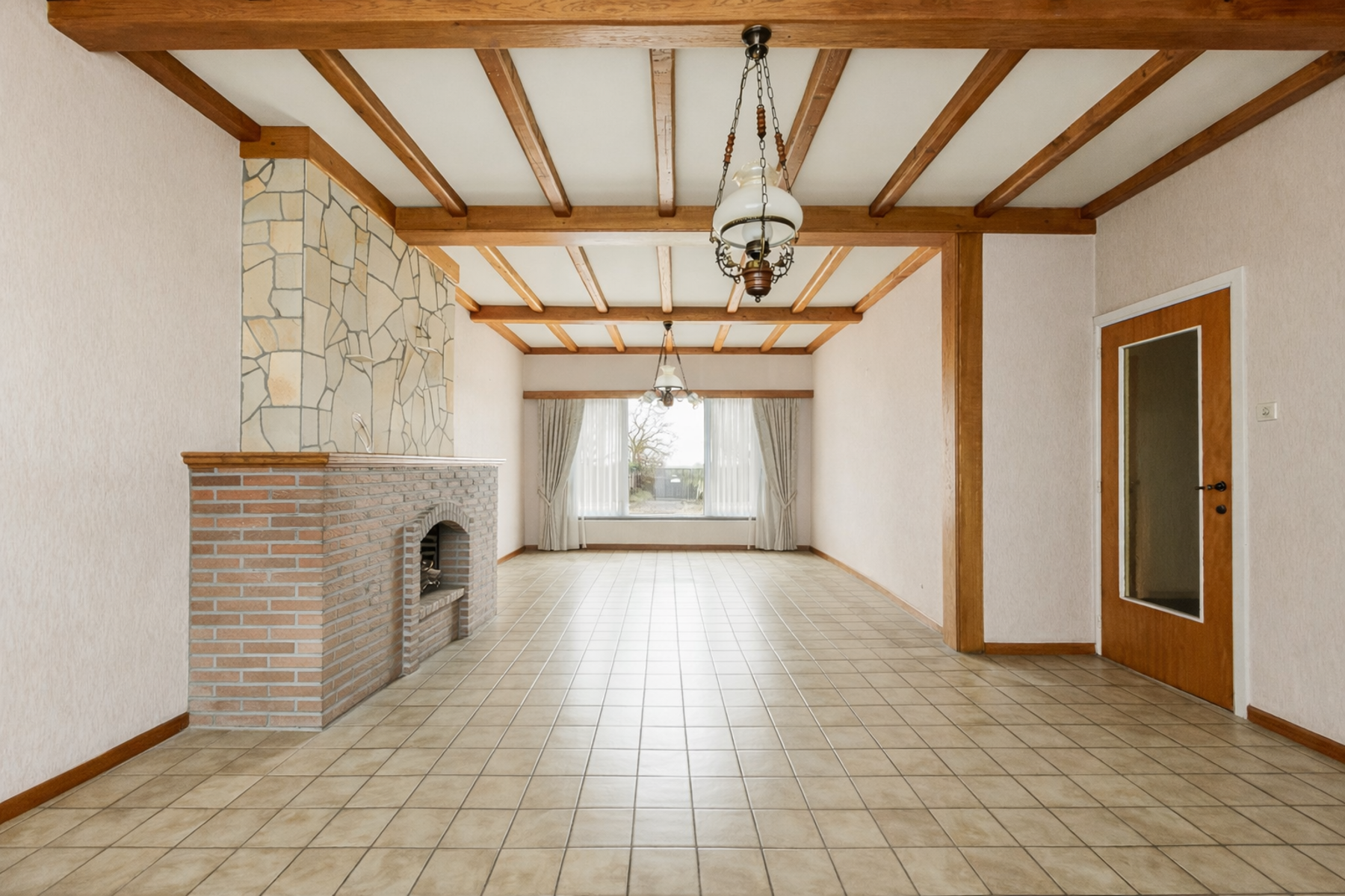 Woning met 3 slpk, garage en grote  tuin  - foto 2