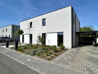 Op zoek naar een instapklare, energiezuinige woning met een uitzonderlijke buitenbeleving? Deze prachtige halfopen BEN-woning opgeleverd in 2023...