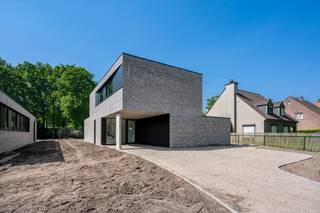 Exclusieve en Duurzame Nieuwbouwwoning met Hoogwaardige Materialen en Geavanceerde EnergietechniekenLocatie: Wildert – Rustige en groene omgeving met...