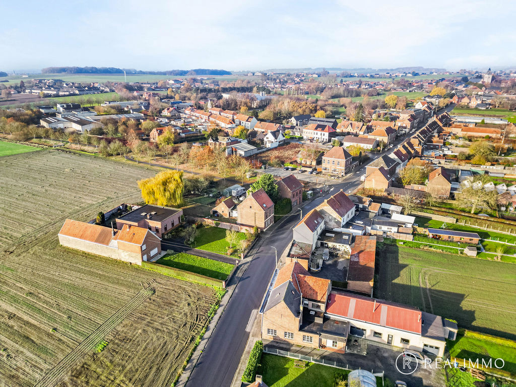 Alleenstaande woning met atelier in St-Denijs - foto 4