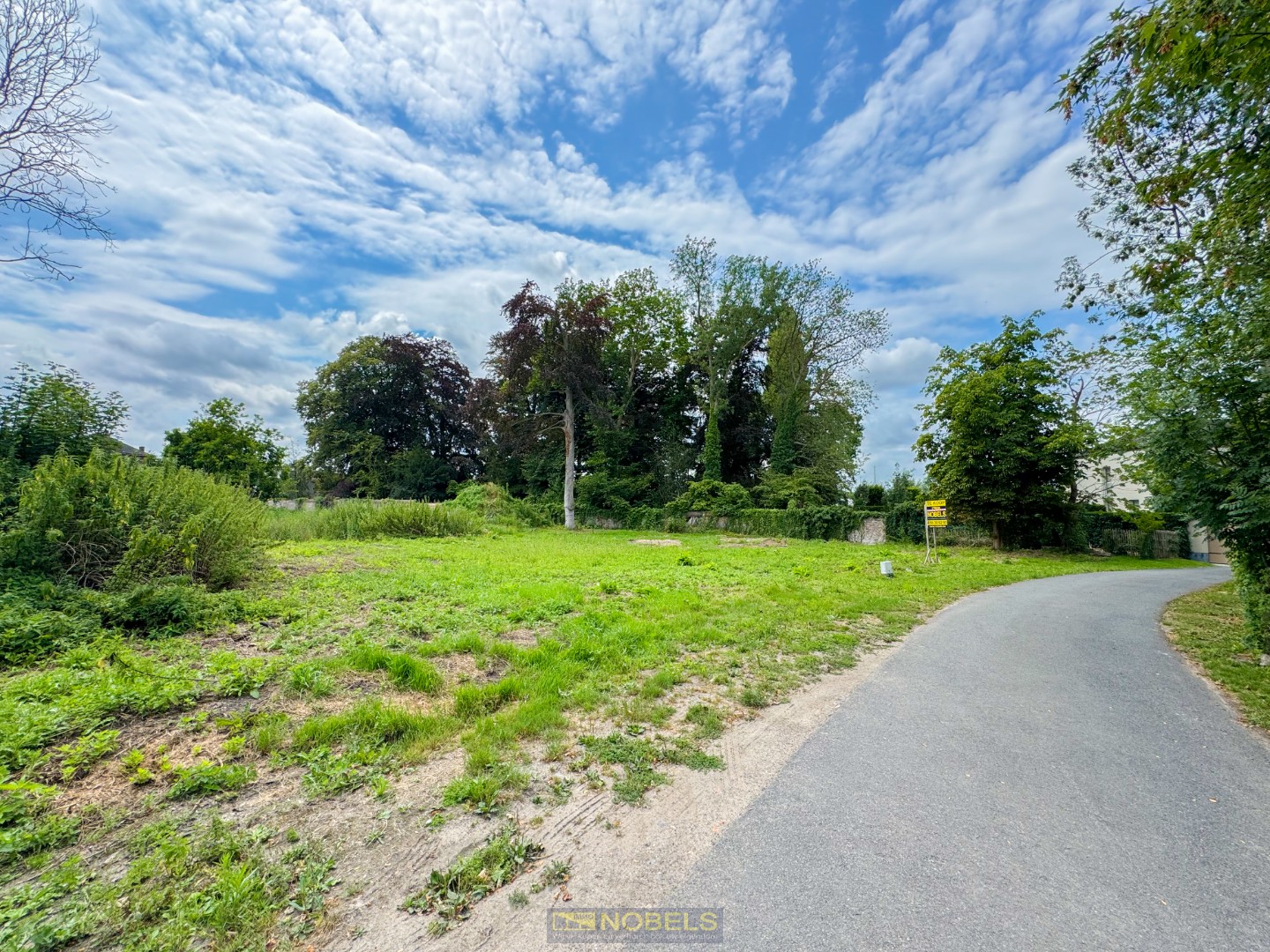 Te koop, uniek villaperceel (713m²) in groene omgeving te Oudenaarde - photo 1