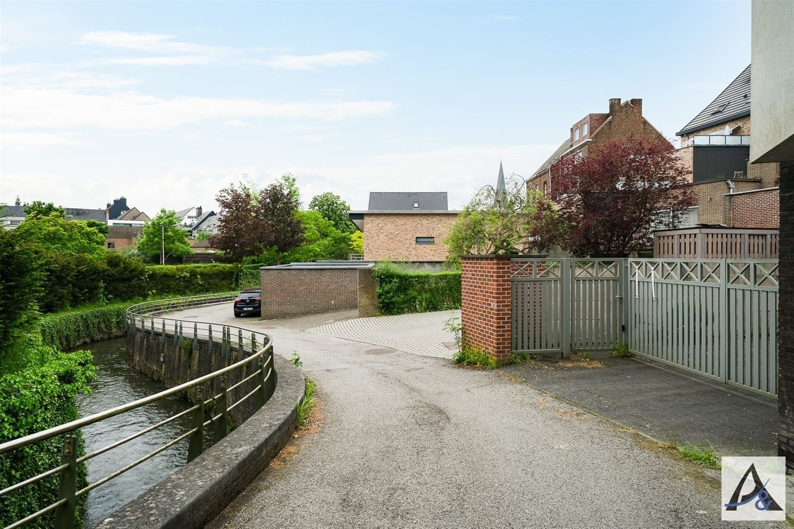 Unieke gerenoveerde woning in het hartje van Bilzen! - foto 2