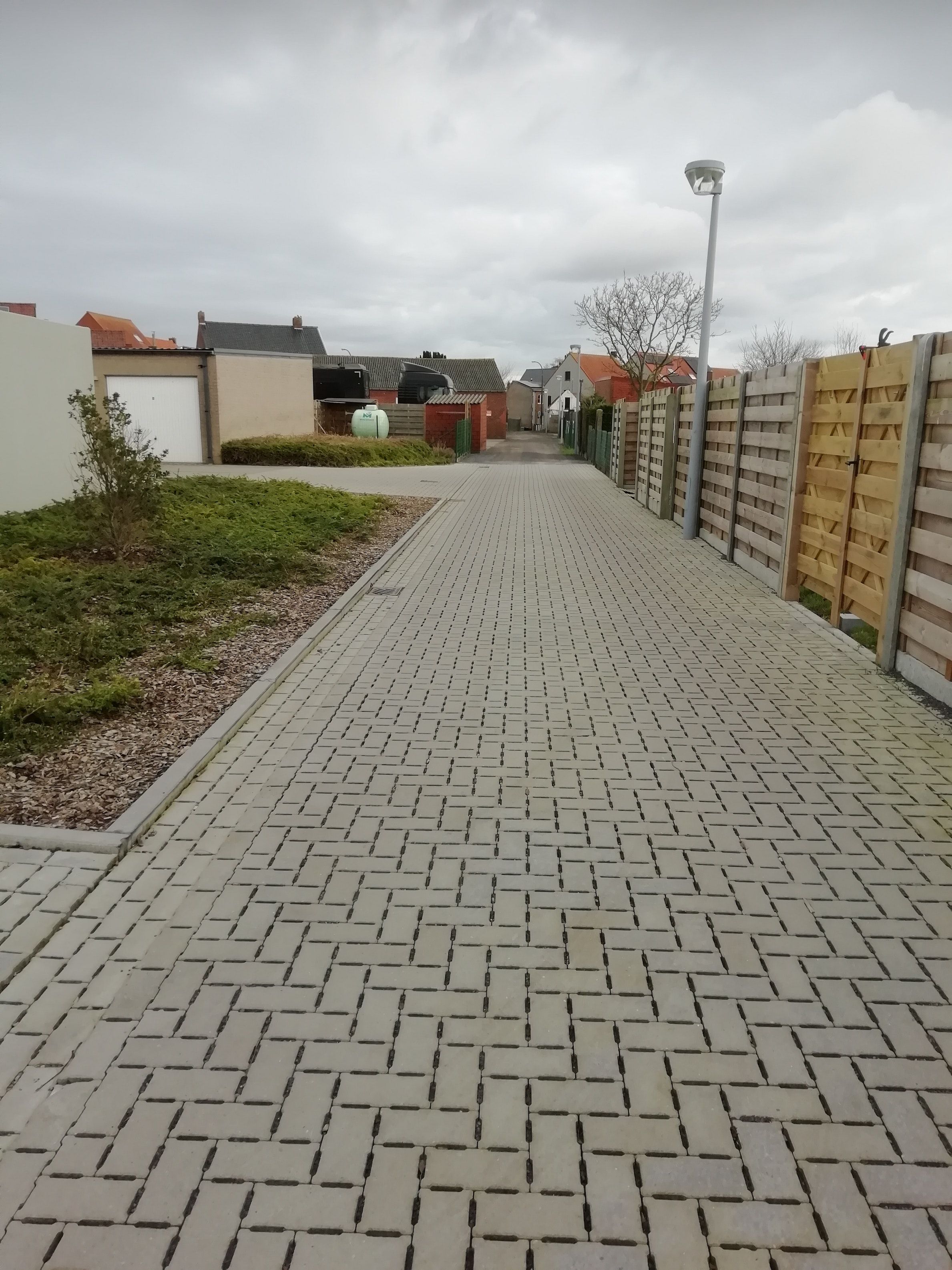 Nieuwbouw garagebox in het centrum van Aartrijke - foto 4