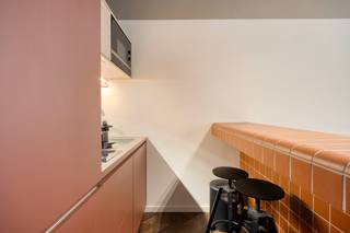 Deze prachtige studio ligt op een droomlocatie in het historische stadscentrum van Leuven. De locatie op de eerste verdieping van een kleinschalig...