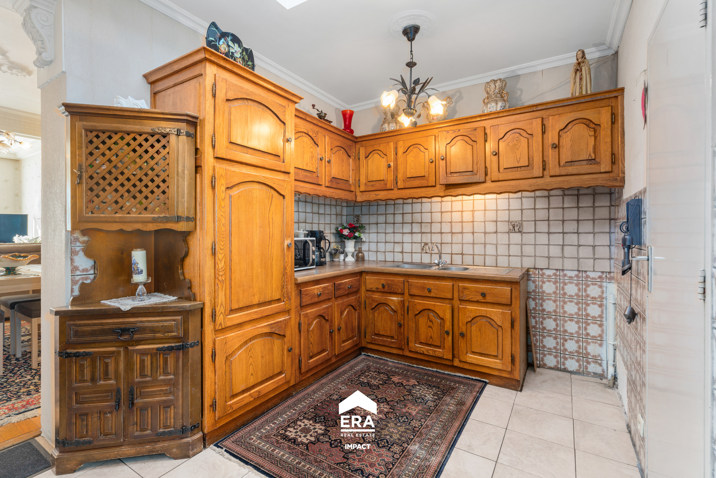 Vernieuwde arbeiderswoning nabij Maaseik centrum met garage - foto 5