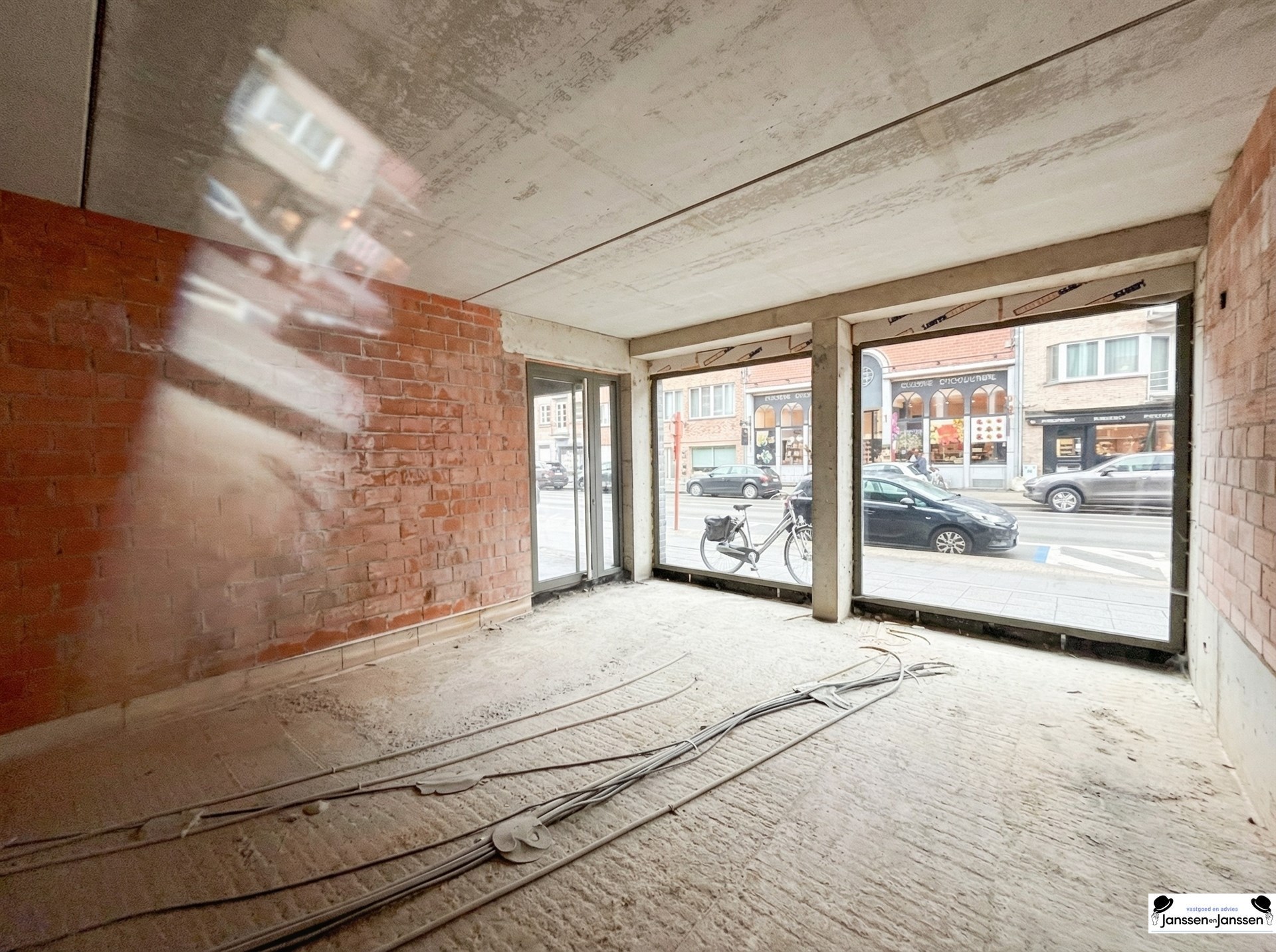 shopping center - photo 3