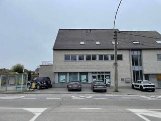 ERONDEGEM - Moduleerbaar handelspand op toplocatie.Wenst u een bezoek voor betreffend pand? mail naar verhuur@immoderas.be en we kijken graag voor...