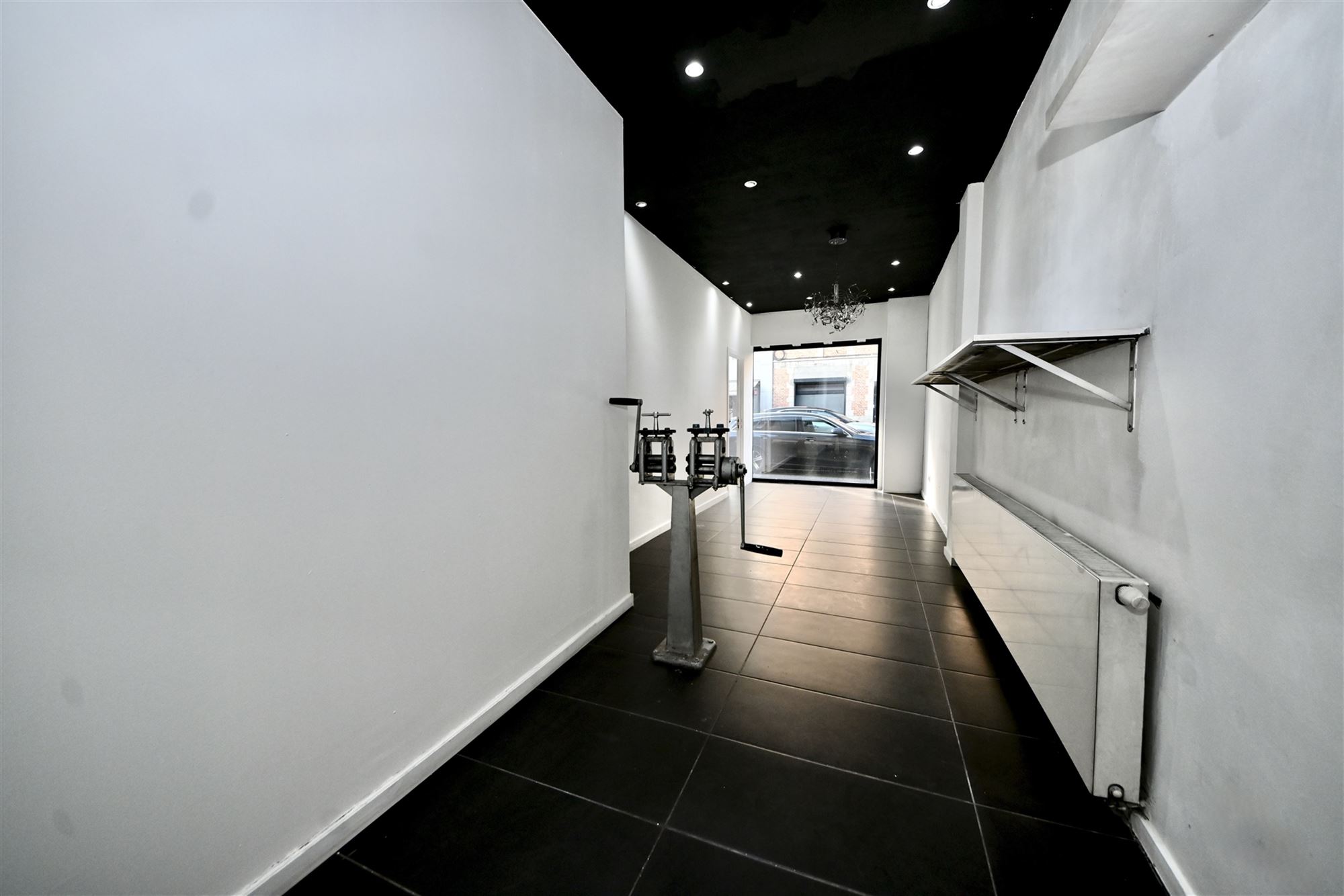 Handelsruimte met duplex appartement en tuin. - foto 4