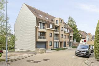 Situé en plein centre-ville, au calme et avec une vue magnifique, dans la vibrante ville de Poperinge, je suis fier de vous présenter cet...