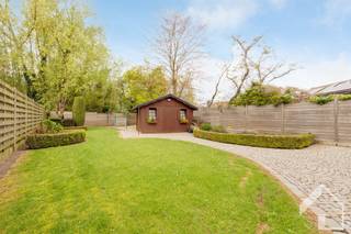 Leuke HOB nabij het centrum van Kessel met op de gelijkvloerse verdieping een inkomhal (met nog plaats om een vestiairekast te installeren) en...