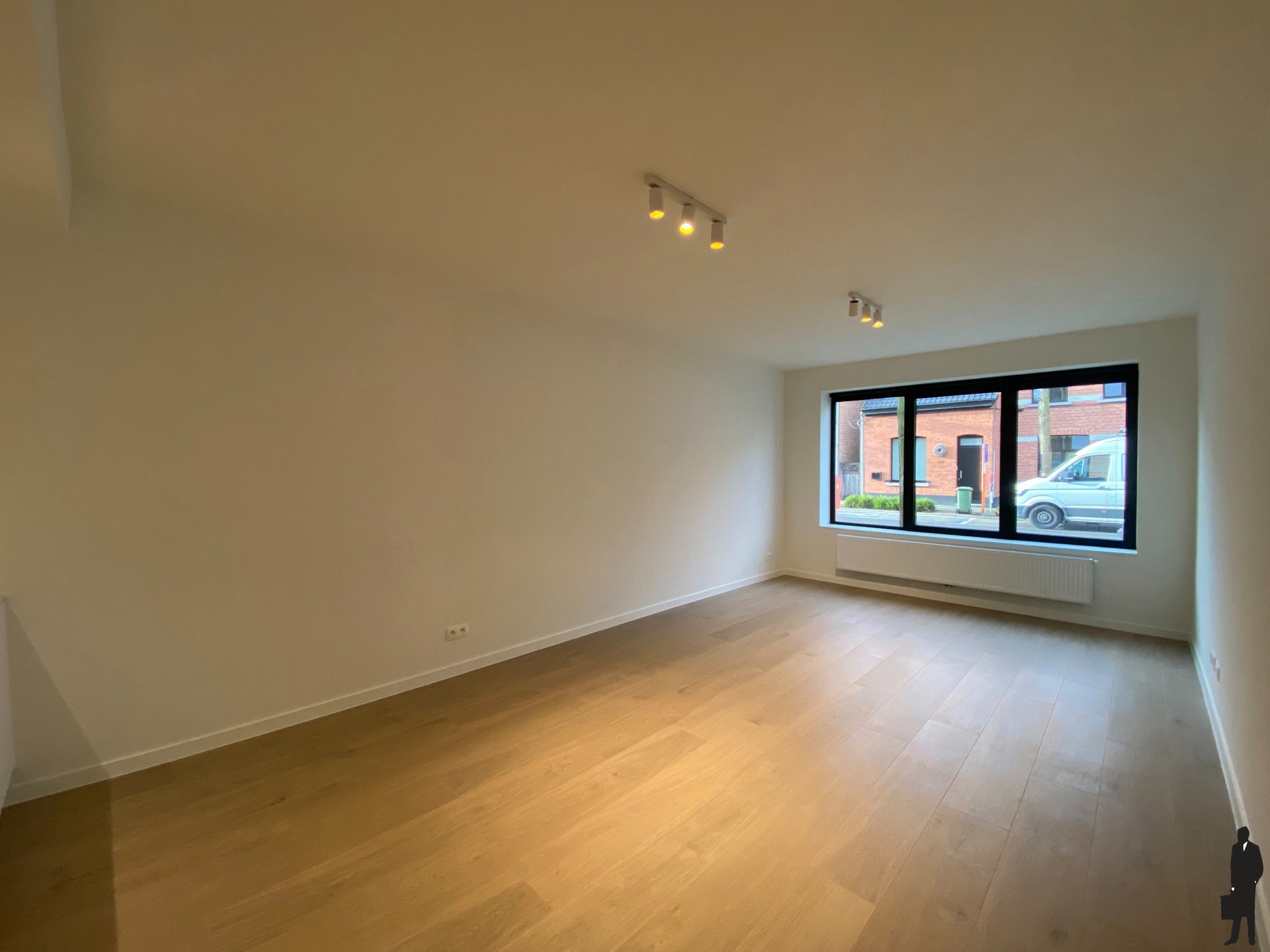 Volledig gerenoveerd gelijkvloers appartement met tuin in het centrum van Brasschaat. - foto 5