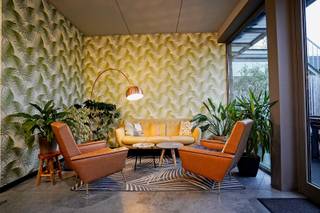 In het bruisende centrum van Bornem bevindt zich een uiterst commercieel pand met een gevestigde en druk bezochte ontbijt- en lunchbar, Jam...