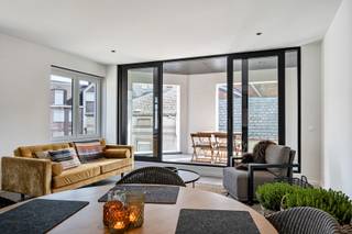 Cet appartement neuf prêt à emménager est situé au cœur de Geraardsbergen et offre une combinaison idéale entre emplacement central et confort de...
