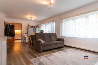 HOBOKEN | RESIDENTIE ZWALUWENHOF | INSTAPKLAAR APPARTEMENT MET TWEE SLAAPKAMERS EN GARAGE | EPC B |Indeling als volgt: inkomhal - woonkamer -...