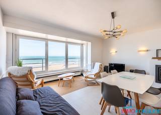 <p><strong>Koksijde-Zeedijk, Residentie Riant Séjour, Prachtig appartement met 2 slaapkamers, 4e verdieping met lift en frontaal zeezicht.</strong><br /> </p>

<p>Het appartement bestaat uit: inkomhall, woonkamer met prachtig zeezicht, open keuken voorzien van alle toestellen, 2 slaapkamers waarvan 1 met toegang tot het terras, badkamer met inloopdouche en wastafel in meubel en afzonderlijk toilet. Het appartement wordt bemeubeld verkocht. Gemeenschappelijke fietsenstalling in de residentie en privatieve kelder is inclusief. De voorgevel van de residentie is zonet gerenoveerd.<br /><br /><strong>Het gerenoveerde appartement is heel goed gelegen op de Zeedijk heeft een magnifiek frontaal zeezicht.</strong><br /><br /><strong>Bezichtigingen tijdens de zomervakantie mogelijk tussen 25/07 en 01/08.</strong></p>