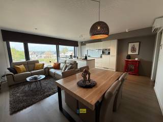 Prachtig modern appartement in Schelle met een oppervlakte van 98m² en twee slaapkamers. Dit aantrekkelijke pand biedt de perfecte combinatie...