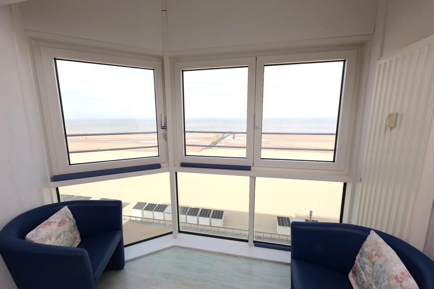 Mooi appartement met 1 slaapkamer en schitterend zeezicht in Mariakerke ! - foto 3