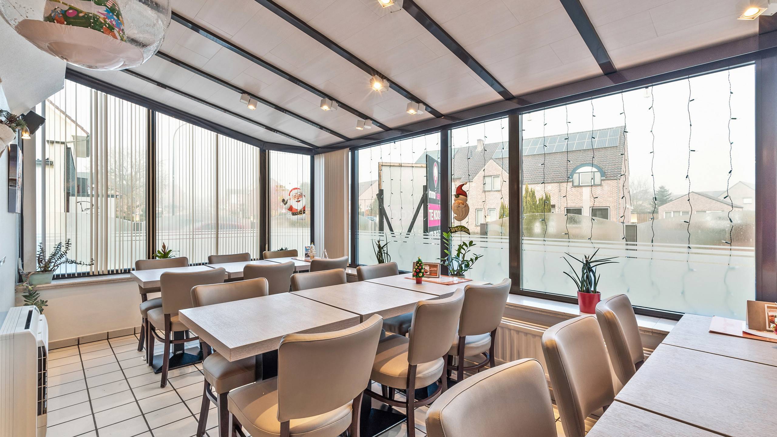 Unieke kans: neem een volledig instapklaar en sinds 40 jaar succesvol frituur eethuis mét ruime woning over! - foto 4