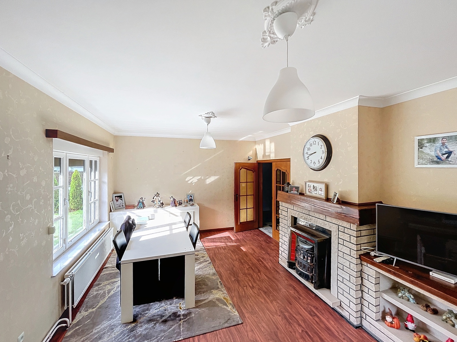 Zeer ruim huis met praktijk/pol. ruimte op terrein van 40a. - foto 4