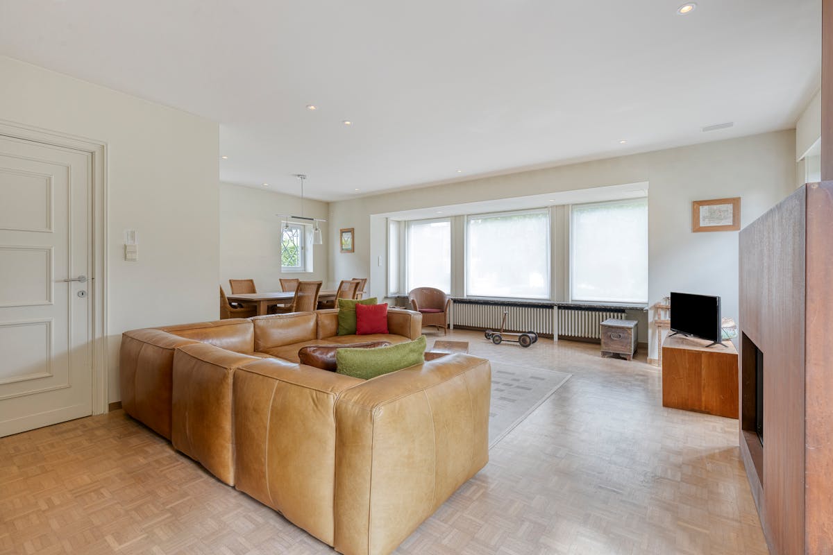 Villa te koop in Roeselare met ruim bijgebouw op 832 m² - foto 5