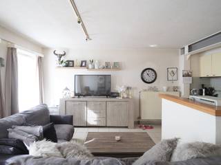 City Centre Ghent – Move-in Ready 1-Bedroom Apartment in Prime LocationFor viewings, please email info@carloeggermont.beThis centrally located...