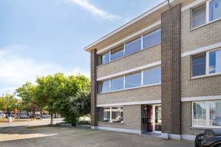 Ontdek deze verrassend ruime Bel-étage woning aan de Pastoor Dergentlaan 10, in het bruisende centrum van Aarschot. Met een bewoonbare oppervlakte...