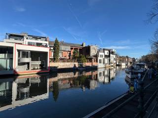 Cosy lichtrijk appartement gelegen in het centrum van Mechelen met een unieke en rustige ligging aan de Dijle.Het appartement beschikt over...