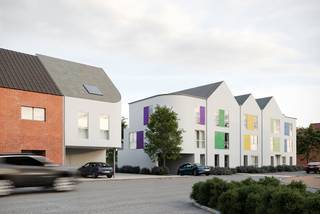 Appartement 1.12 bevindt zich op de 1ste en 2de verdieping van het 4-gevel gebouw. Deze duplex beschikt over een inkomhal met toilet, een ruime leefruimte met open keuken en aangrenzende berging. De leefruimte geeft uit op een ruim terras. Op de 2de verdieping is er een nachthal met badkamer en toilet en <strong>2 slaapkamers</strong>.<br /><br />Alle info op kantoor. Contacteer ons via <strong>0478/059 069</strong> of <strong>info@immoteam.be</strong>