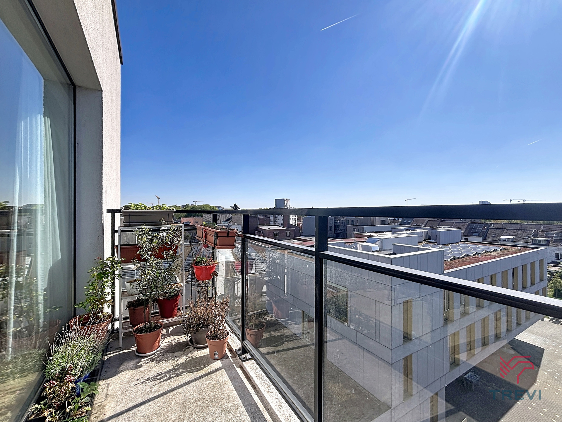 Appartement met 2 slaapkamers + parkeerplaats - foto 2