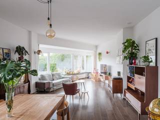 Ruim en karaktervol hoekappartement (bvo 151 m²) met onder meer drie slaapkamers, gelegen op korte wandelafstand van Gent Zuid. <br /><br />Dit lichtrijke appartement bevindt zich op de vierde verdieping van een verzorgde residentie (met lift) en biedt een mooi uitzicht over het park, met behoud van privacy.<br /><br />Hier woon je op korte wandelafstand van het stadscentrum, met een uitstekende verbinding naar de belangrijke invalswegen. <br /><br />Het appartement omvat o.m. een ruime leefruimte met veel lichtinval, drie volwaardige slaapkamers, een badkamer met ligbad en een compact terras ter hoogte van de keuken. <br /><br />Het appartement beschikt over een gunstig EPC, een conform keuringsattest elektriciteit en is asbestveilig. <br /><br />De ruime kelderberging biedt extra comfort en is inbegrepen in de vraagprijs. Er wordt geen vaste parkeerplaats verkocht.<br /><br />Voor meer informatie, mail naar info@carloeggermont.be