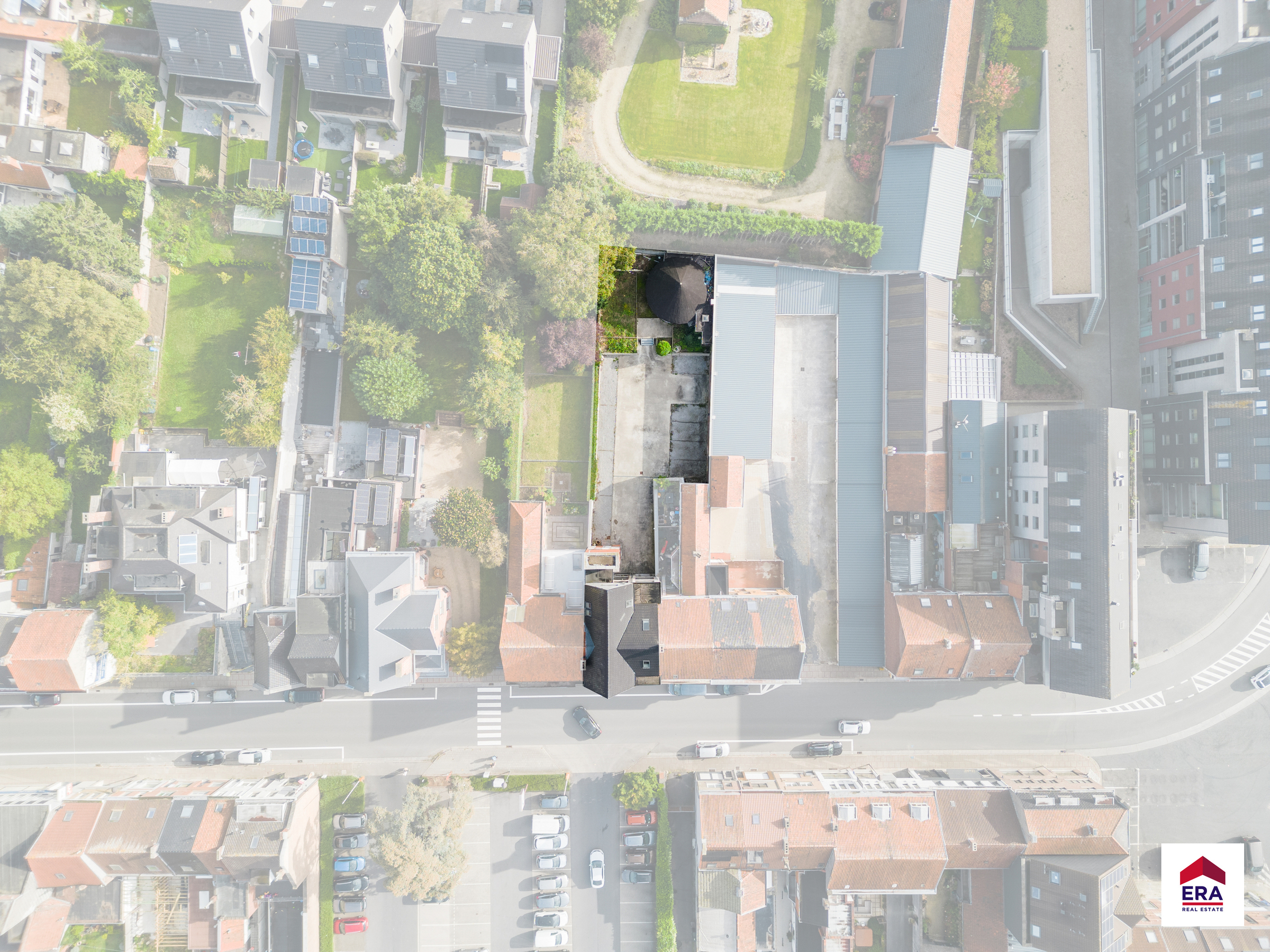 Uitzonderlijk kantoorgebouw op 654m² met veel mogelijkheden! - foto 2