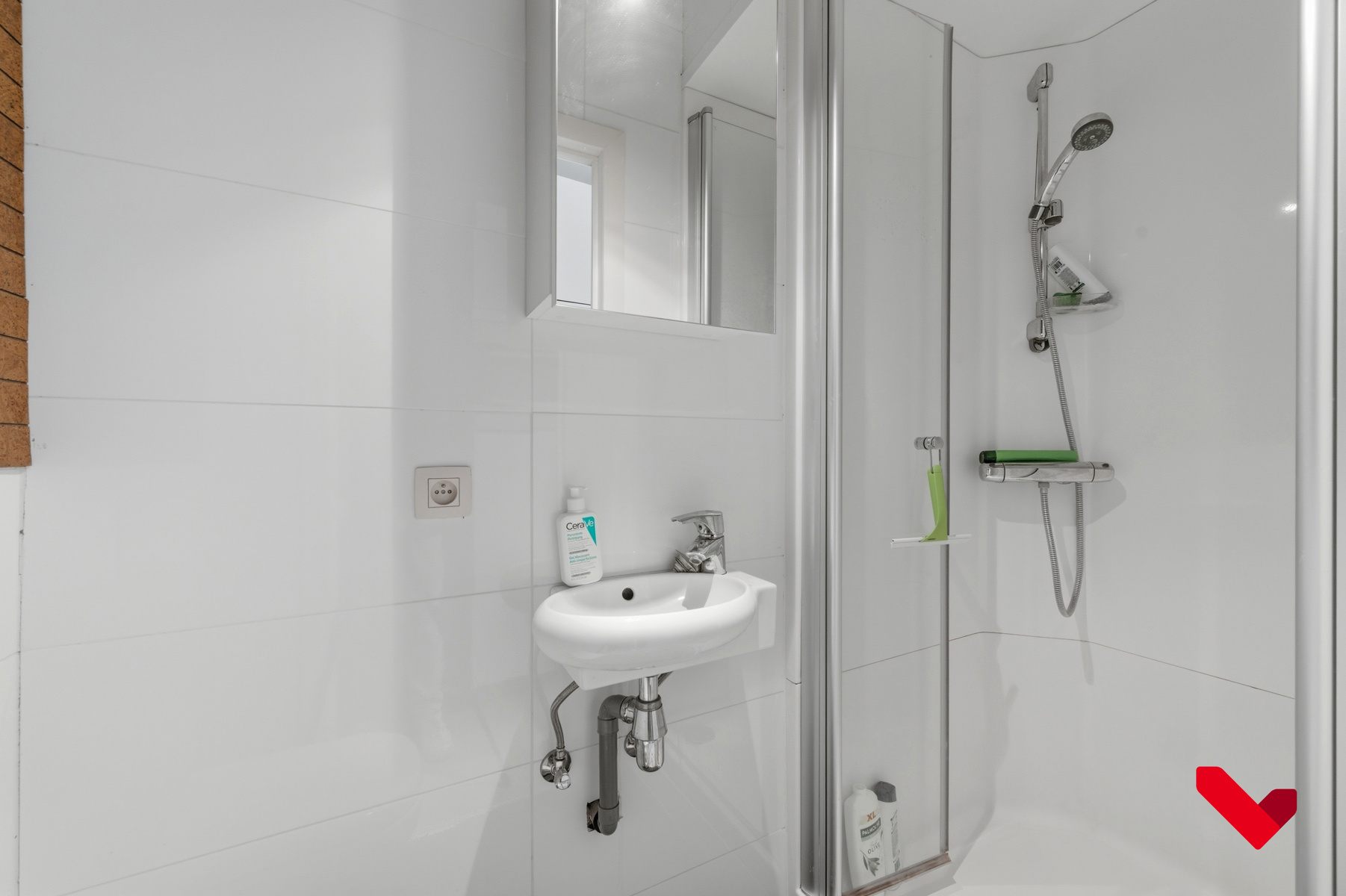 Prachtige studentenkamer met eigen sanitair en keuken. - foto 5