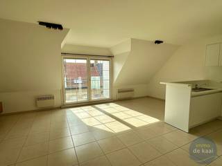 Ruime duplex in een klein, superverzorgd gebouw. Dit duplex appartement neemt de 3de en 4de verdieping van het gebouw in.Gelegen in het hart van...