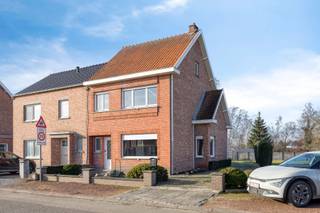 Ideale gezinswoning met veel potentieel nabij centrum Haacht!Op een super centrale maar rustige locatie, vlakbij het centrum van Haacht, bevindt zich...