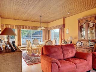 Deze split-level woning in halfopen bebouwing ligt in een rustige, doodlopende straat, op korte afstand van het centrum van Koningshooikt. Dankzij...