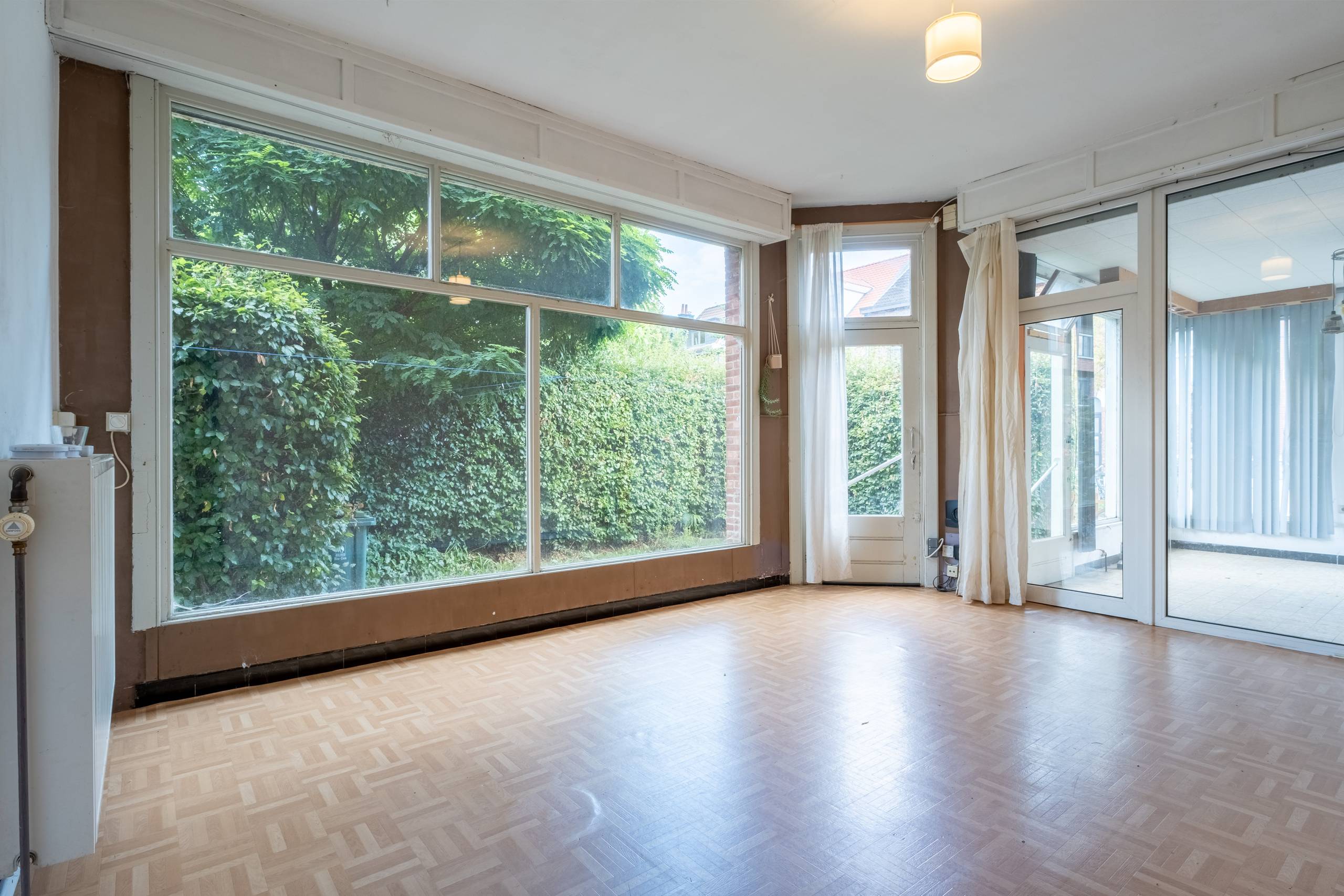 Te renoveren woonhuis en handelspand met veel mogelijkheden! - foto 4