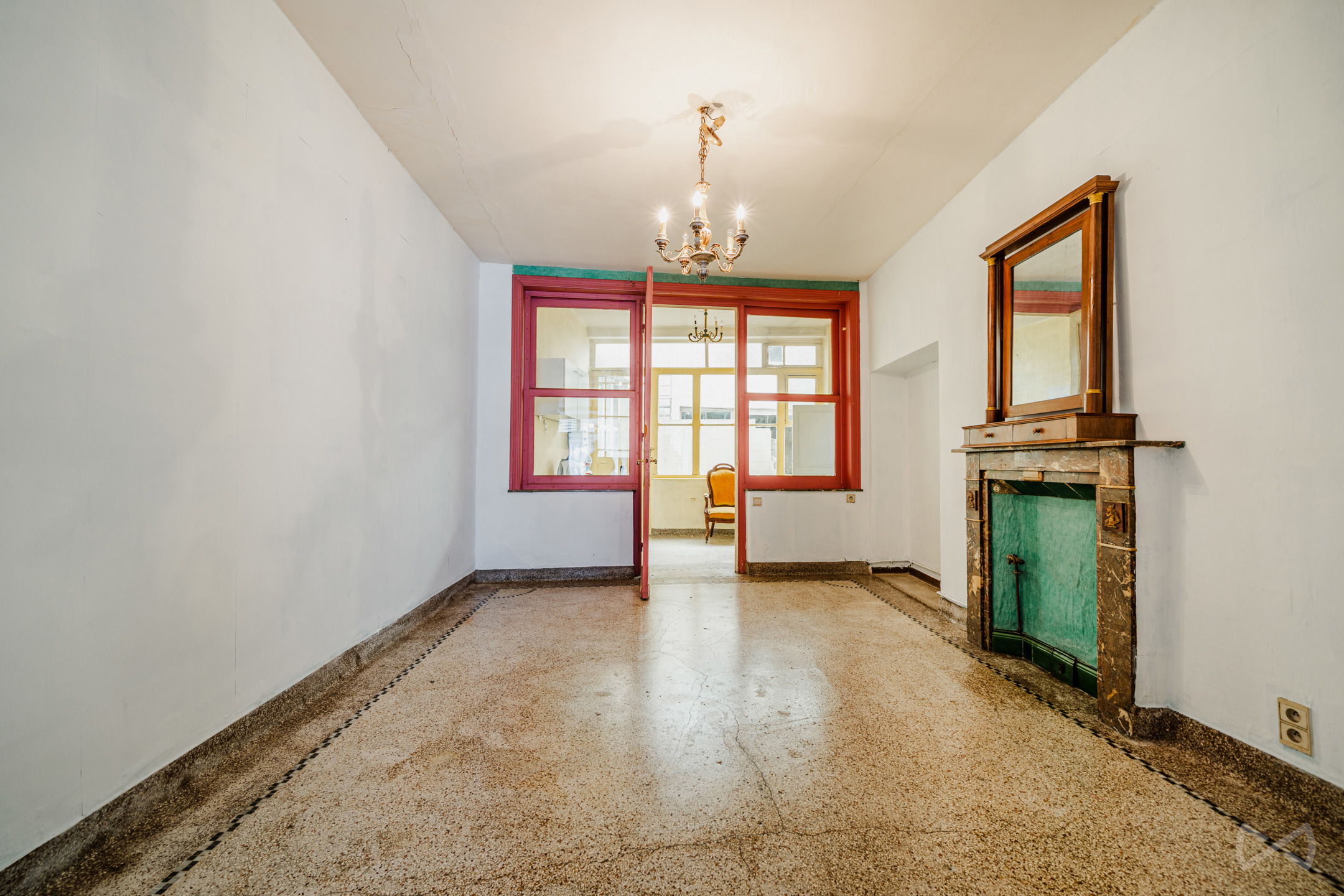 Veel van twee te renoveren gebouwen. - foto 4