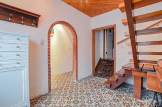 Ontdek deze charmante en ruime halfopen bebouwing op een perceel van 580 m², gelegen in het rustige en groene Stalhille. Deze woning biedt tal...
