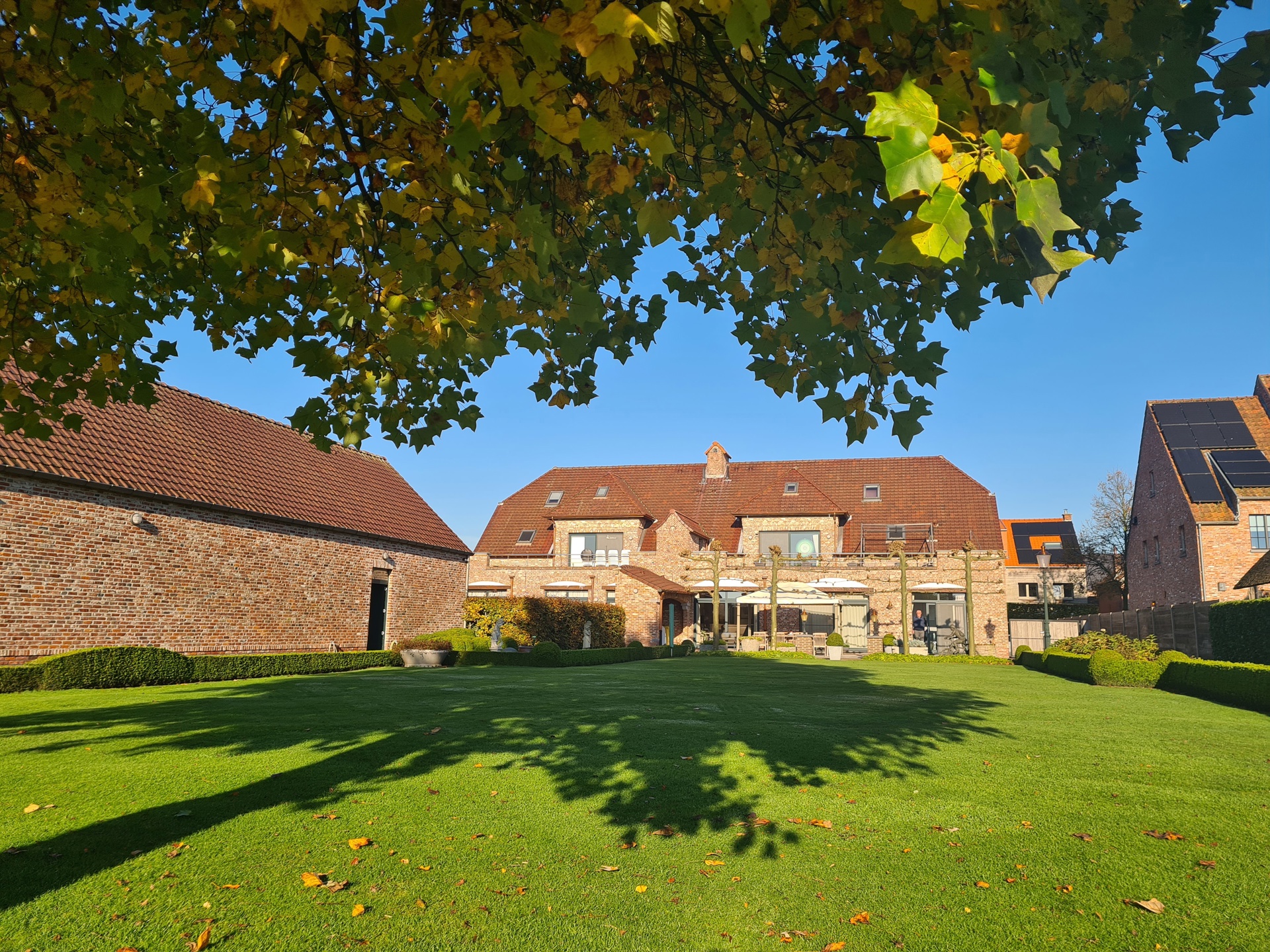 Zeer goed onderhouden opbrengsteigendom van 6 appartementen - foto 1