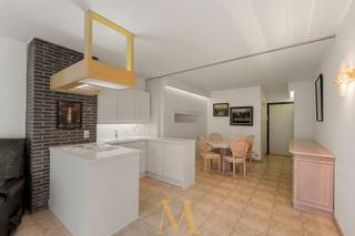 Op toplocatie in het centrum van Middelkerke, op wandelafstand van strand, winkels, tramhalte en het nieuwe casino, bevindt zich deze lichtrijke...