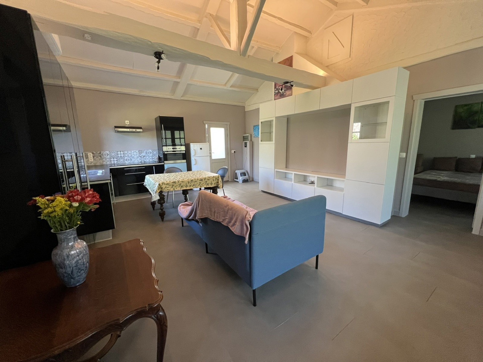 Instapklaar buitenverblijf met 1slpk op 1.497m² - foto 4