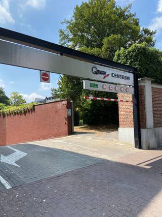 PARKING SOUTERRAIN dans le Q Parking, 8 unités disponibles immédiatement pour 30 000 € HT par place de parking.TRES BON EMPLACEMENT dans le centre...