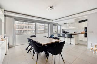immo DAVID présente avec fierté un appartement clé en main de 2 chambres à coucher situé dans un immeuble à petite échelle et bien entretenu...