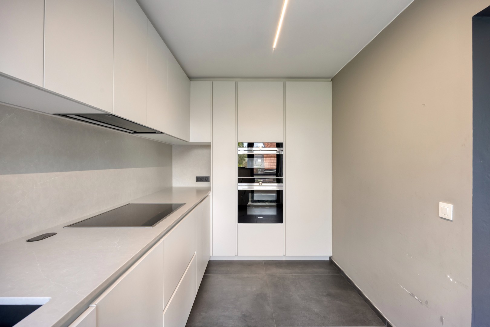 Ruim en volledig vernieuwd appartement in een rustige straat - foto 5