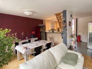 Centrally located duplex apartment with a large terrace and garden.You enter in the private entrance hall with extra storage space, here you can also...