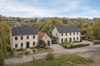 Ben je op zoek naar een uniek gelegen bouwgrond voor het verwezenlijken van uw bouwdroom of als investering? Deze moet je zeker eens bekijken.Deze te...