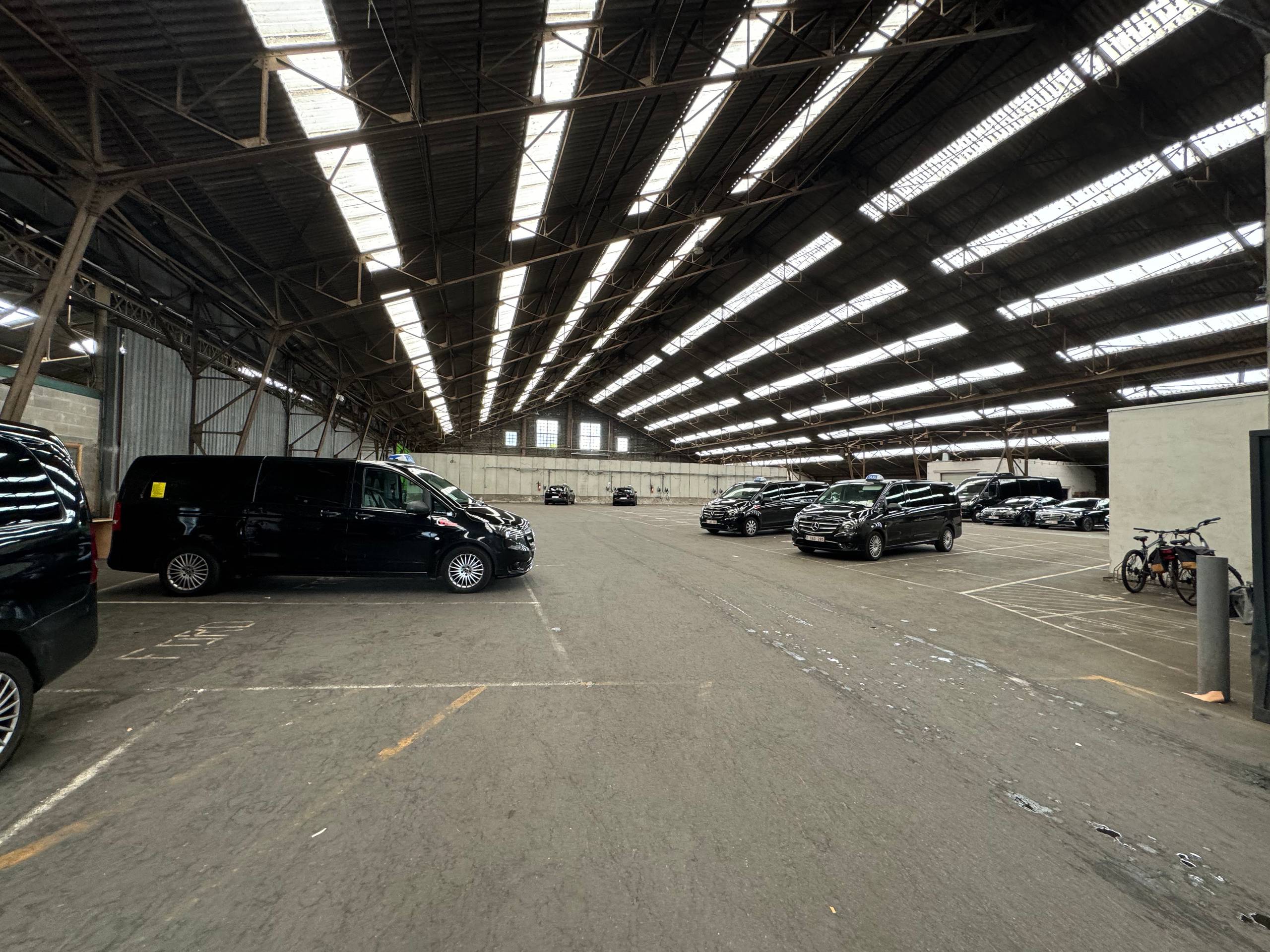 Flexibel magazijn van 3.900 m² te huur te Gent - foto 3