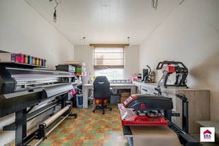 OVER DE WONINGDeze charmante gesloten bebouwing met een bewoonbare oppervlakte van 143 m² biedt alle ruimte voor een comfortabel gezinsleven. De...