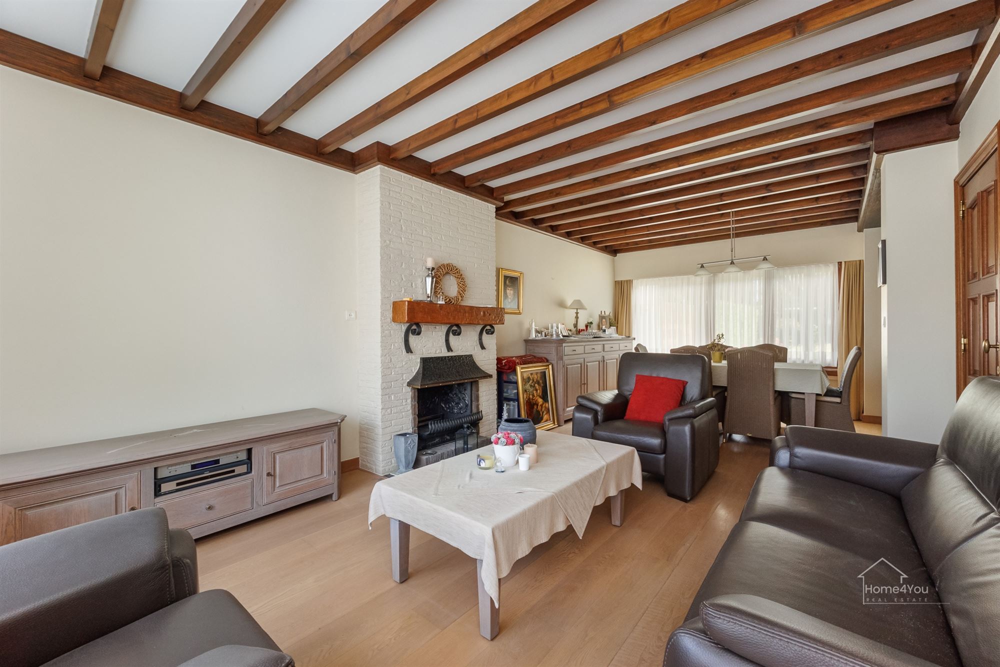 Te renoveren rijwoning met garage op toplocatie te Kontich - foto 5