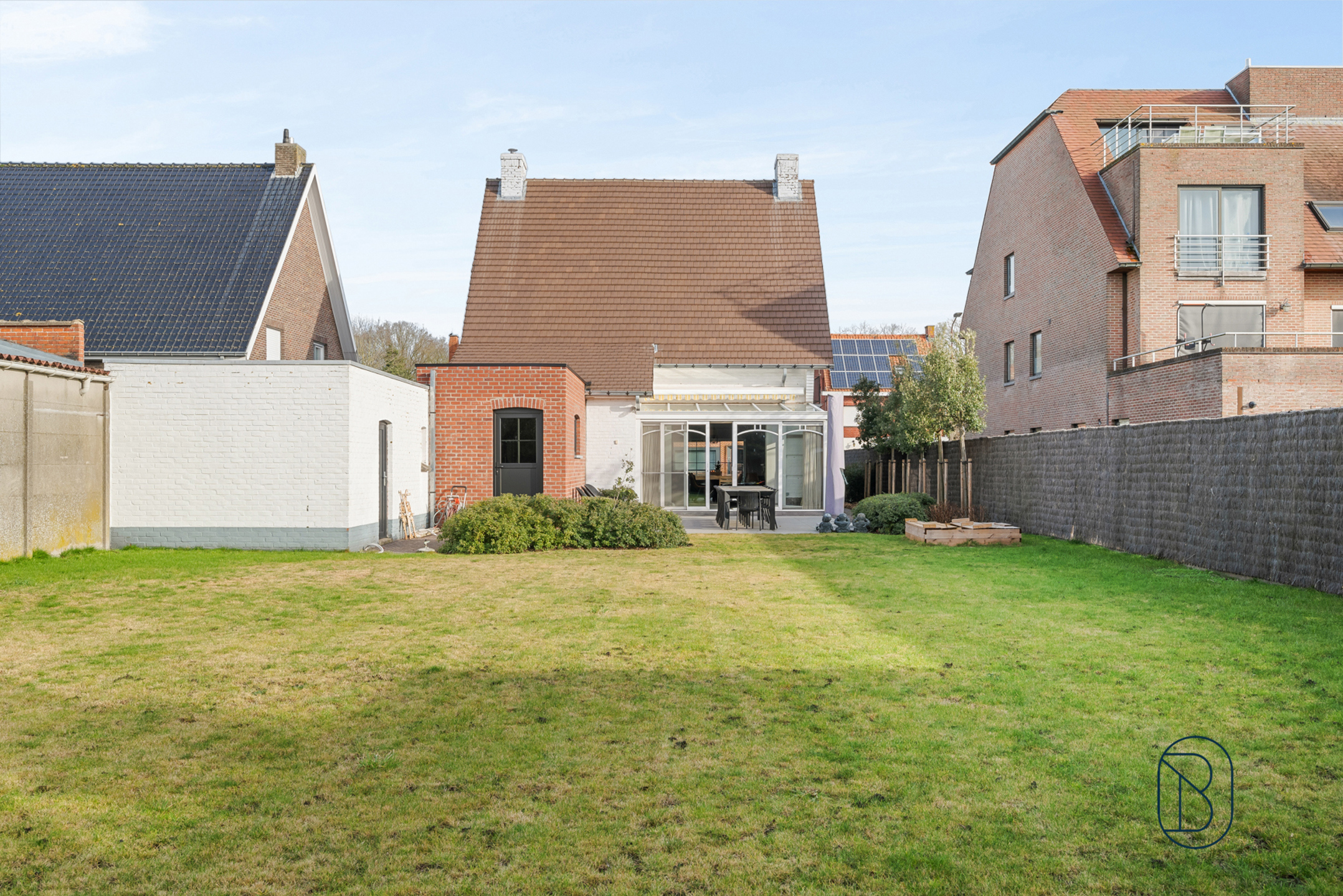 Mooi gerenoveerde villa met oprit, grote tuin en 3 slk.  - foto 5